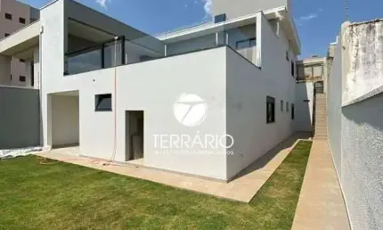 Casa à venda no Santa Luiza em Varginha com piscina e 3 suítes