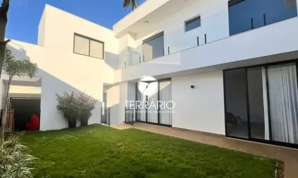 Casa à venda no treviso em varginha com churrasqueira, 3 quartos, 1 suíte, 3 banheiros e 2 vagas