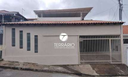 Casa à venda no Parque Boa Vista em Varginha com 3 quartos, 3 banheiros e 2 vagas