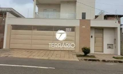 Casa à venda no Treviso em Varginha com piscina, 4 quartos, 2 suítes, 4 banheiros, churrasqueira e 4 vagas