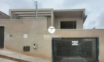 Casa à venda no parque boulevard em varginha com churrasqueira, 3 quartos, 1 suíte, 2 banheiros e 2 vagas