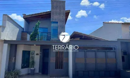 Casa à venda no sagrado coração ii em varginha com 4 quartos, 1 suíte, 2 banheiros, churrasqueira e 2 vagas