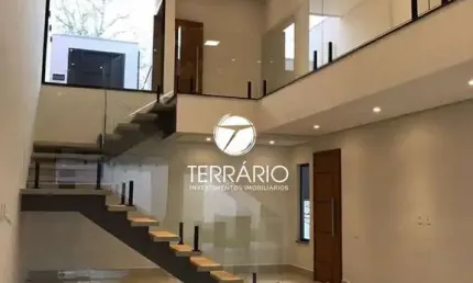 Casa à venda no Porto Real em Varginha com churrasqueira, 3 quartos, 1 suíte, 3 banheiros e 4 vagas
