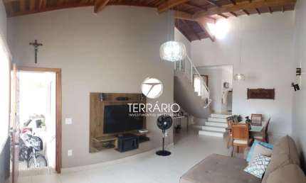 Casa à venda no Jardim Andere em Varginha com 3 quartos, 1 suíte, 4 banheiros, churrasqueira, 3 vagas