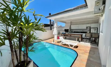 Casa com 3 quartos à venda no Centro, Camboriú 