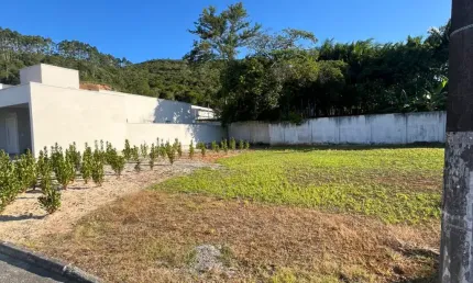 Terreno à venda na Rua Osvaldo Minella, Cedro, Camboriú