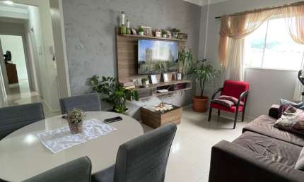 Apartamento semi-mobiliado em localização privilegiada