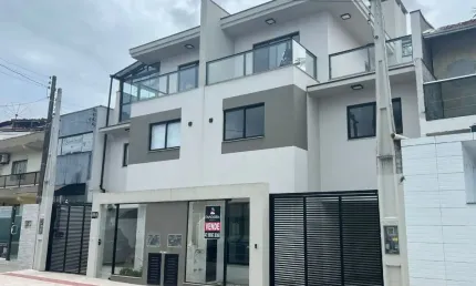 Sobrado triplex à venda em balneário camboriú - nações
