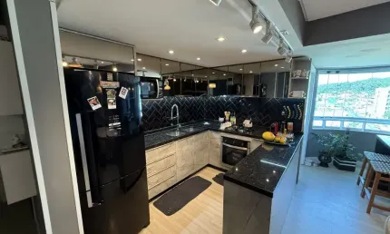 Apartamento com 2 dormitórios sendo 1 suíte mobiliado e decorado