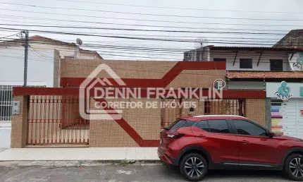 Casa de 3 quartos, 450m² no bairro Treze de Julho, em Aracaju