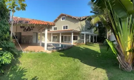 Casa triplex à venda no condomínio Santa Mônica Personal, Barra da Tijuca