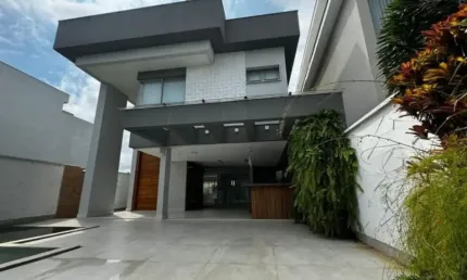 Casa triplex 300 m² com 3 suítes, para venda ou locação, no condomínio Riviera Del Sol