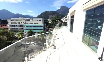 Cobertura duplex para locação em condomínio fechado no Jardim Oceânico.