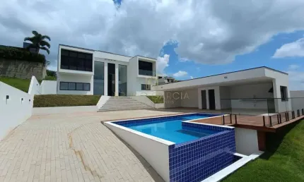 Imperdível Casa em Condomínio à Venda em Atibaia-SP, no Condomínio Residencial Shamballa III: 3 Quartos, 3 Suítes, 3 Salas, 6 Banheiros, 2 Vagas, 279m²!
