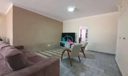 Casa térrea com 3 dormitórios localizada no bairro Vila Santana.