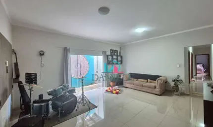 Casa com 3 quartos à venda no Jardim Eliana, Araraquara 