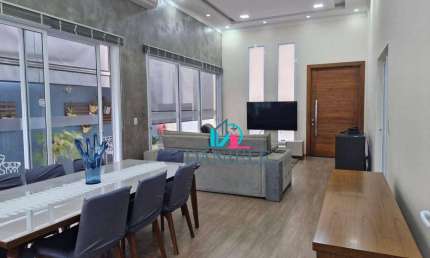 Casa térrea com 3 dormitórios localizada no condomínio Buona Vita.