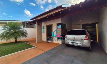 Casa térrea com 2 dormitórios localizada no Jardim Águas do Paiol.