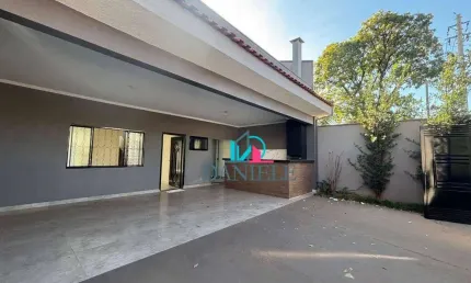 Sobrado com 3 dormitórios localizada no bairro Jardim Residencial Lupo II.