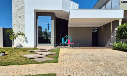 Casa térrea com 3 suítes localizada no condomínio Buona Vita.