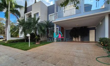 Sobrado com 3 suítes localizado no condomínio Village Damha I.