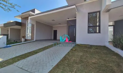 Casa térrea com 3 dormitórios localizada no condomínio Parque Atlanta.