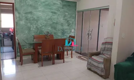 Casa térrea com 2 dormitórios localizada no jardim serra azul.