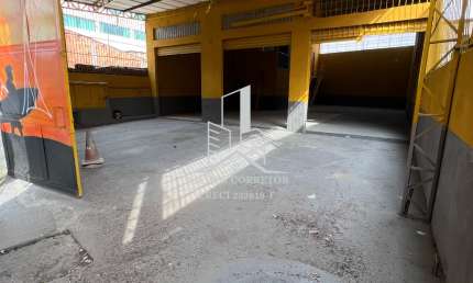 VENDO GALPÃO DE 300m - Campo Limpo ao lado do terminal.