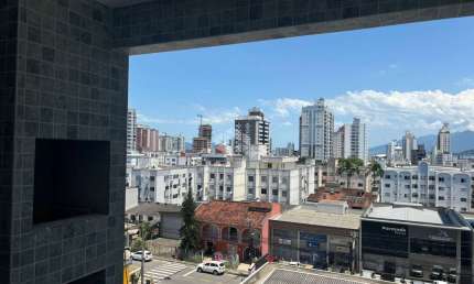 Apartamento à venda 02 dormitórios com suíte no Bairro Kobrasol, São José-SC