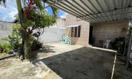 Casa com 3 quartos à venda na Serrânia, 4592, Nova Parnamirim, Parnamirim por R$ 300.000