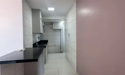 Apartamento com 3 quartos, sendo uma suíte na praia do bessa