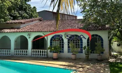 Casa em Condomínio de Luxo em Jacarepaguá - 4 quartos, 1 suíte, 3 vagas - Rio de Janeiro-RJ