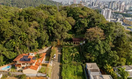 Terreno em lugar alto, ideal para casa de alto padrão, no Saguaçu