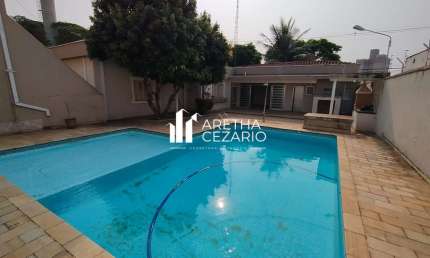 Casa com 04 dormitórios sendo uma suíte à venda, 236m² por R$ 870.000,00 - Jardim Maria Augusta - Taubaté - SP
