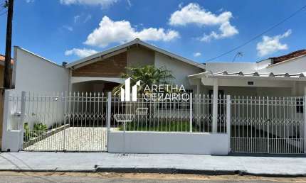 Casa com 05 Dormitórios sendo uma suíte à venda, 200m² Por R$680.000 - Jardim Independência - Taubaté - SP