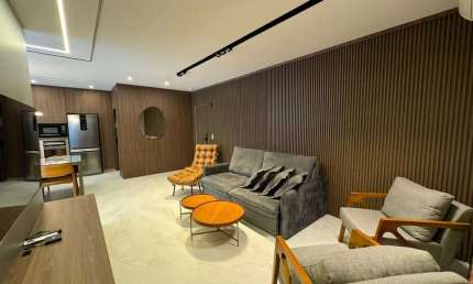 Ed. Ilha de Maui - Apartamento Finamente Mobiliado na Praia Brava