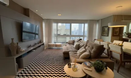 Apartamento com 4 quartos para alugar na Rua 2500, 505, Centro, Balneário Camboriú