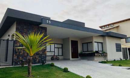 Linda Casa térrea no Condomínio Ecopark Bourbon, em Caçapava.