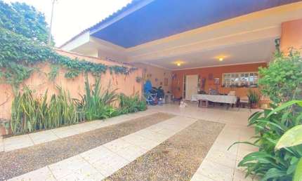 Casa no bairro Jardim Esplanada em São José dos Campos