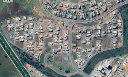 Terreno ESQUINA 664,00 m² Cond. Colinas do Paratehy Urbanova - Plano, próximo a área de lazer.
