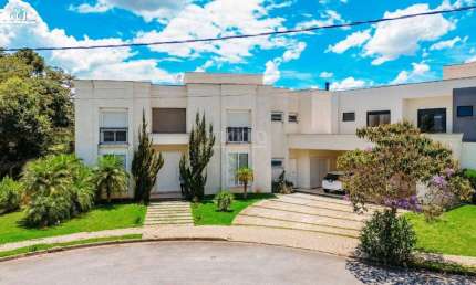 Com Renda - Luxuoso Sobrado com Desconto Incrível! 4 Dormitórios (2 SUÍTES) à venda, 380 m² de área útil + PISCINA - Local Tranquilo