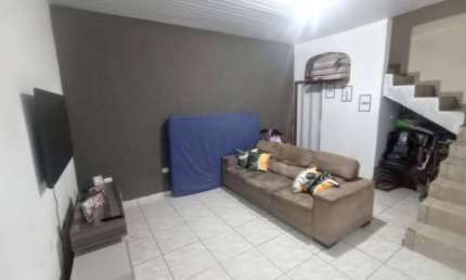 Casa no Jardim São Leopoldo  terreno inteiro com edícula