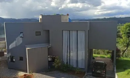 Lindo Casa a Venda -  Condomínio Fechado Aguas de Igaratá