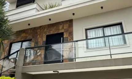 Casa Impecável à venda com 4 SUÍTES e Elevador, 375 m² A. c e terreno 340 m² - Cond. Altos da Serra V
