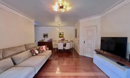 Apartamento no bairro Vila Adyana em São José dos Campos