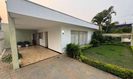 Casa à venda em Vila Adyana com potencial comercial, São José dos Campos