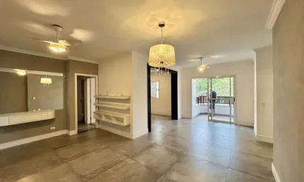 Apartamento no bairro Vila Adyana em São José dos Campos
