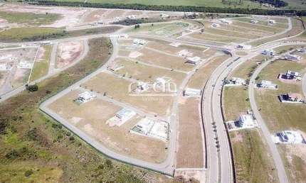 terreno plano no condominio Colinas do Paratehy com 785m2 plano