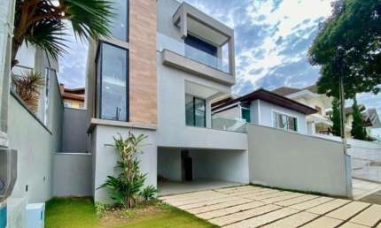 Casa Sobrado/ 4 dormitórios / 247 m² Construção /Urbanova - São José dos Campos/SP