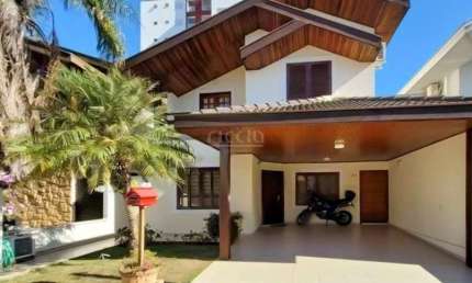 Sobrado à venda no Urbanova SJC - Pronta para Morar - 3 Dorms (1 Suíte), com 220 m2 de Construção - Cond. Altos da Serra III - Urbanova